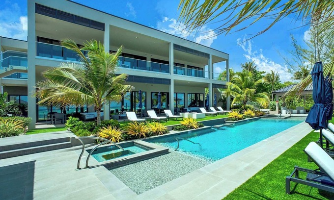 Bodden Town Apartment | Please Inquire Before Booking – Luxury Villa