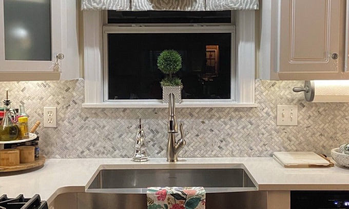 Oxford House | Perfect Home Near Ole Miss with Hot Tub & Food Delivery
