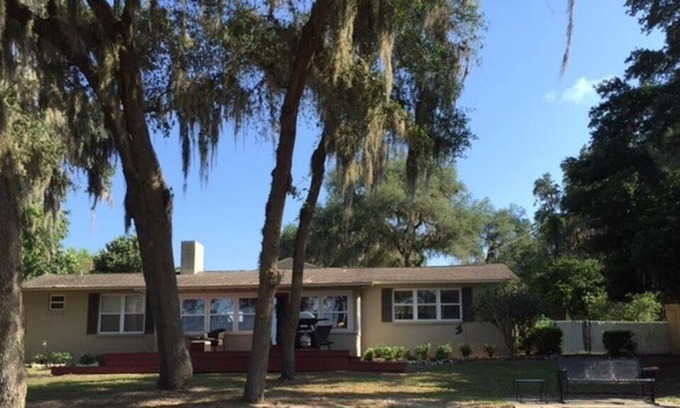 Melrose House | Please relax and enjoy our 2 bedroom 2 bath home on beautiful Lake Swan.