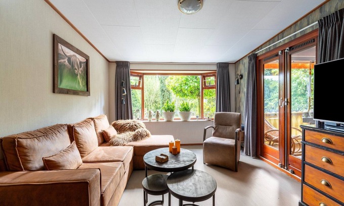 Stegeren Ski Chalet | Pleasing Chalet in Stegeren near Forest