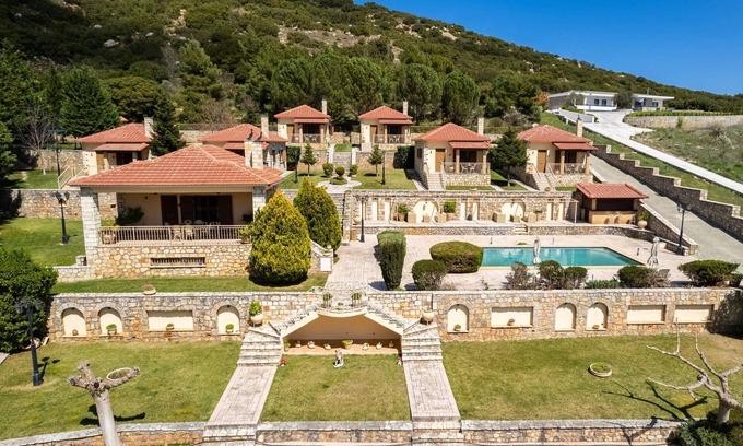 Kylini Apartment | Inviting Pleiades Jewel: Ilektra's Poolside Retreat
