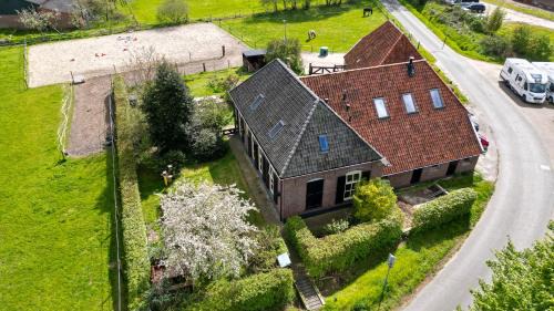 Neede Bed & Breakfast | Cozy Pleisterplaats Schöppert B&B with On-Site Dining