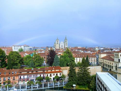 Leon City Centre Apartment | Key Location with Parking & Pet-Friendly Amenities