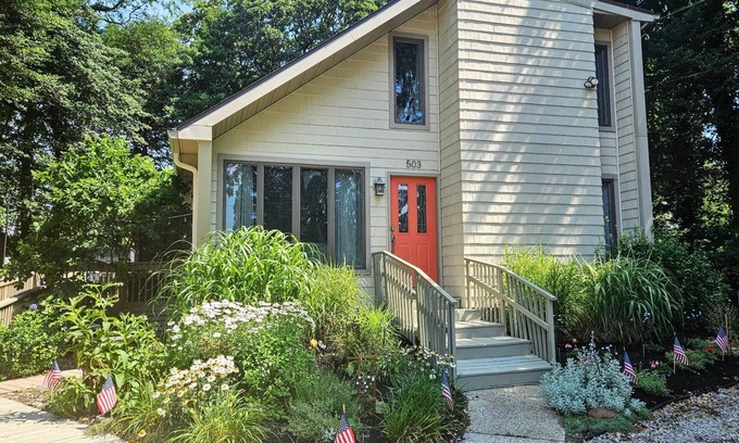 Villas House | Prime Location with Ocean Views - Perfect for Fall Getaways