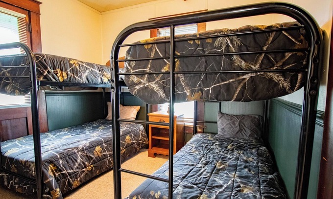Maitland House | Plenty of space near wildlife and Northwest Missouri State