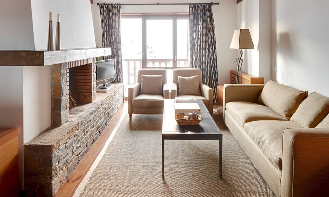 Beret Apartment | Exceptional Pleta de Nheu 2: Family-Friendly & Spa Amenities