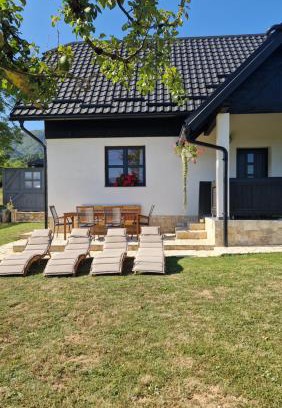 Vrelo Korenicko House | Discover Plitvice Apis: 4-Star Rated with Hot Tub & Pets Welcome