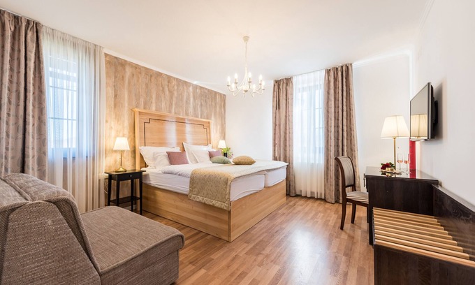 Seliste House | Highly Rated Plitvice Falls Cottage with Family Amenities