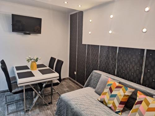Korenica Apartment | Highly Rated Plitvice Green Gold Apartments with Breakfast