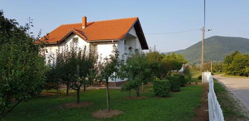 Catrnja Villa | Pet-Friendly Retreat at Plitvice Oaza Mira - Rated 9/10