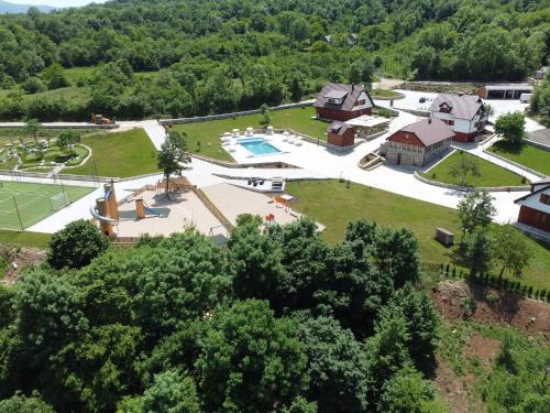 Plitvicka Jezera Hotel | Discover Plitvice Village: Oceanfront Paradise Awaits