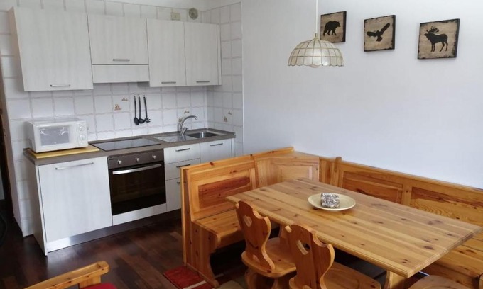Granvilla Apartment | Pet-Friendly Retreat at Plodn House with High Guest Ratings