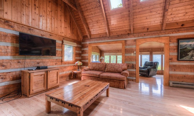 Waynesville Cabin | Plott Mountain Home: Breathtaking Views at 4,100 Feet