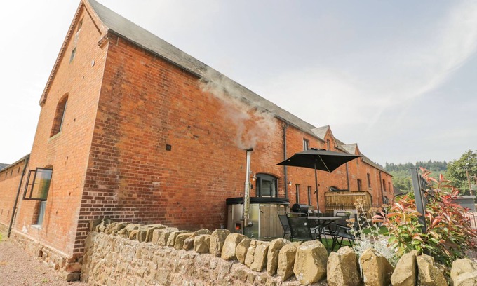 Huntley Cottage | Discover PLOUGH SHARE: Pet-Friendly Cottage in Huntley