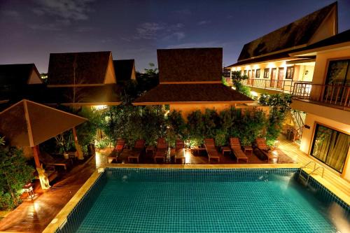 Bangkok Resort | Cozy PloyKhumThong Boutique Resort with Ocean Views