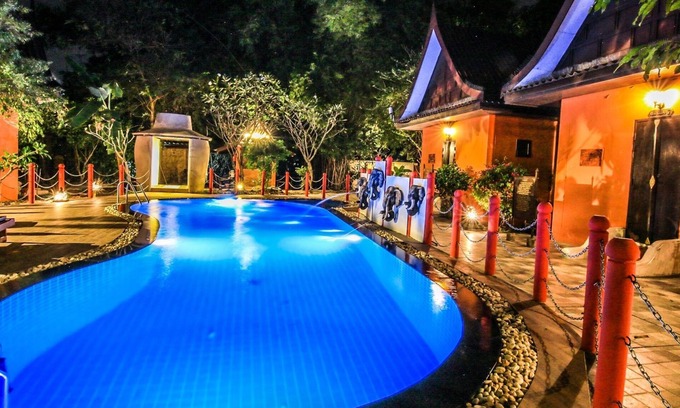 Ayutthaya Hotel | Relax at Pludhaya Resort & Spa with Pool and Restaurant