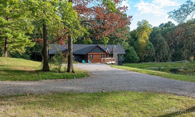 Helmsburg House | Plum Creek Lodge | Rustic Luxury Retreat