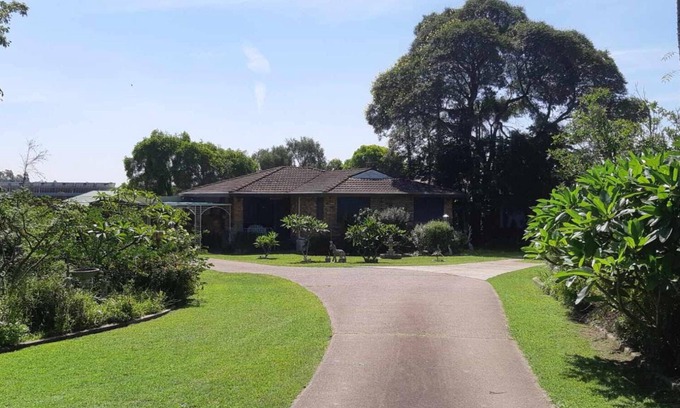 Sawyers Gully House | Plumstead Guesthouse: Relax in Lovedale Wine Country