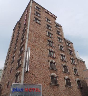 Choryang Hotel | Comfortable Plus Motel with Hot Tub & Family Amenities