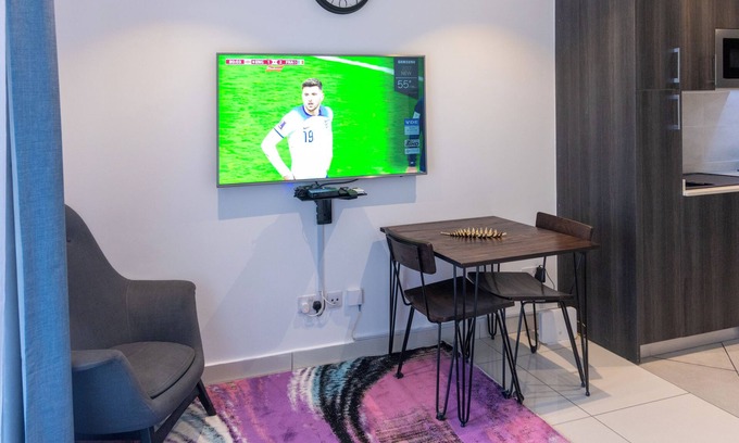 Roman Ridge Apartment | Family-Friendly Plush Studio @Embassy Gardens Awaits You