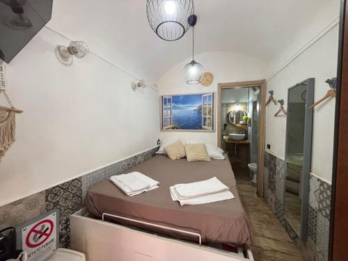 Naples City Centre Apartment | PM 7 Vico Avallone