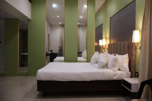 Vellore Hotel | PNS NAKSHATRA LUXURY - hotel
