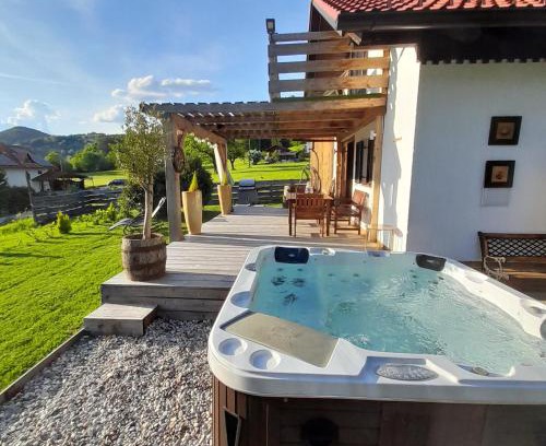 Spodnja Polskava House | Inviting Retreat at Počitniška hiška pri Lipi with Ocean Views