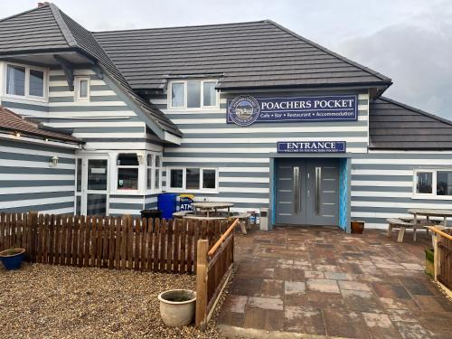Bacton Ski Chalet | Seaside Escape at Poachers Pocket with Oceanfront Views