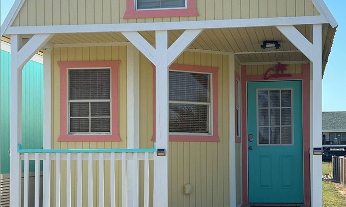 Port O Connor Cabin | Cozy POC Cabana on Maple St: Perfect for Families!