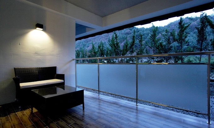 Pocheon Hotel | Eco-Friendly Pocheon Hotel Commune with Hot Tub & Breakfast