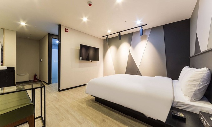 Uijeongbu Hotel | Eco-Friendly Pocheon Reading You Self Check-in Motel