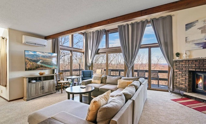 Tannersville House | Pocono Mountains Camelback Retreat-Stunning Views