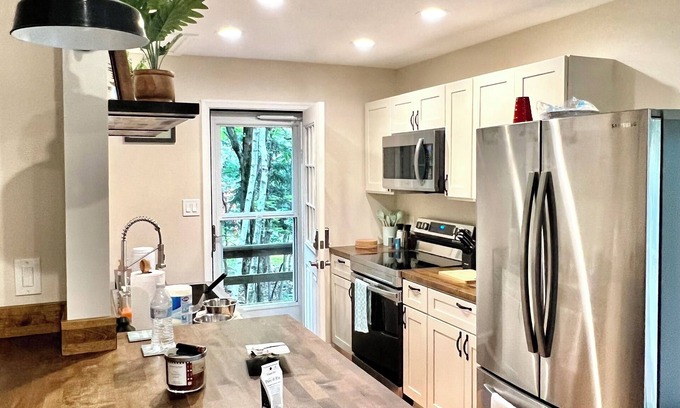 Briar Crest Woods House | Escape to Pocono's Serene Getaway in the Woods