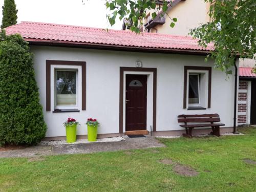 Dabki Cabin | Cozy Pod Modrzewiem: Oceanfront Retreat for Families & Pets