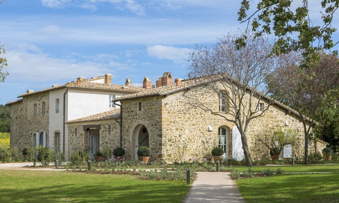 Montalcino Other | Discover Podere Brizio: Rated 9.8 with Pool & Spa