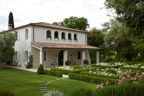 Buonconvento Villa | Discover Podere Capannone: Family-Friendly Retreat Awaits