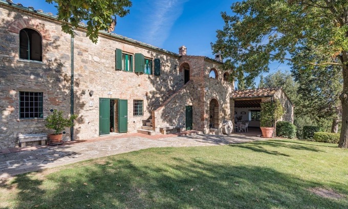 Casole d'Elsa Villa | Discover Podere i Casini: Poolside Oasis in Tuscany