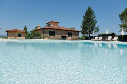 San Donato in Fronzano House | Idyllic Podere I Sorbi: Oceanfront Bliss & Top-Rated Stay