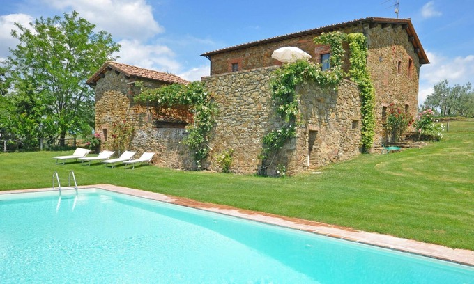 Torre A Castello Apartment | Experience Family-Friendly Comfort at Podere Orietta