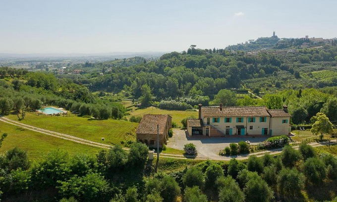 San Miniato Villa | Elevate Your Stay at Podere l'Ulivo – 4-Star Oceanfront Escape