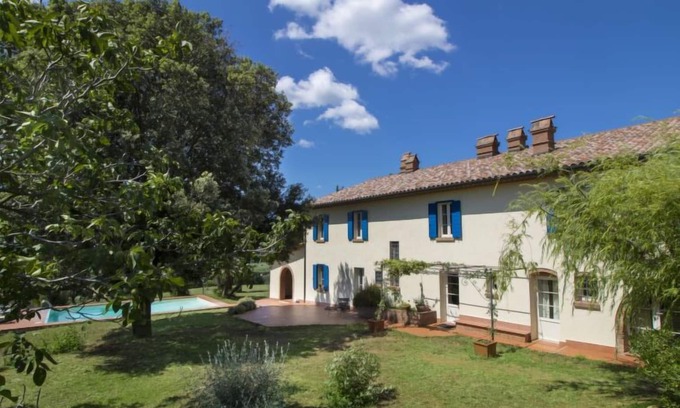 Riparbella House | Oceanfront Escape at Podere le Valli - Rated 9.4/10