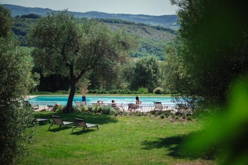 Seggiano Apartment | Relax at Podere Montale Il Borgo: 4-Star Oceanfront Retreat