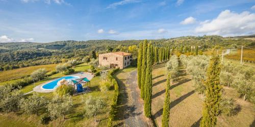 Montecatini Val di Cecina Bed & Breakfast | Enchanting Podere Oliveta: Oceanfront Poolside Retreat