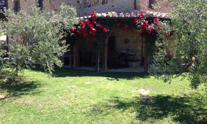 Semproniano House | Pet-Friendly Retreat at Podere Poggio Benedetto - 10/10 Rating!