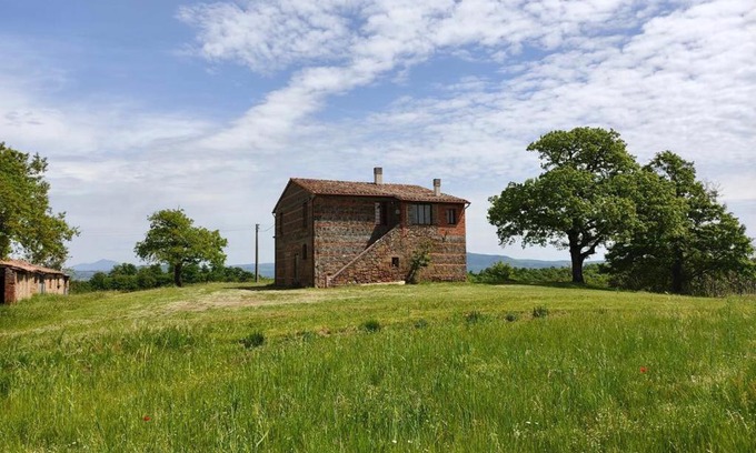 Acquapendente House | Pet-Friendly Getaway at Podere San Giuseppe with Ocean Views