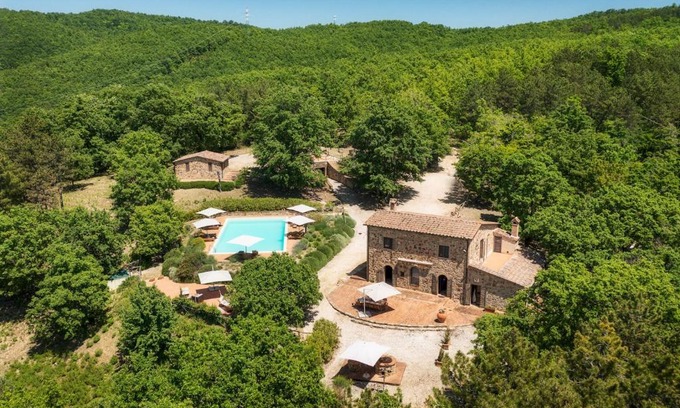 Radicondoli Villa | Relax at Podere Santa Croce 10 with Oceanfront Views