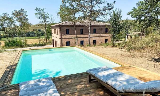 Bollano House | Relax at Podere Vetricella: Pool, Spa & Pet-Friendly Retreat