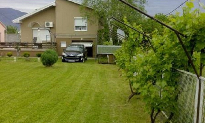Podgorica House | Inviting Podgorica Guest House with Breakfast & Kitchen Access