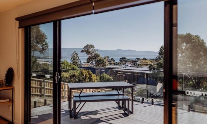 Bicheno House | Exceptional Pods on Fraser - Child Friendly & Guest Rated 9.4