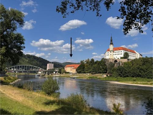 Decin Apartment | Podzámčí - útulný byt na nábřeží pod zámkem
